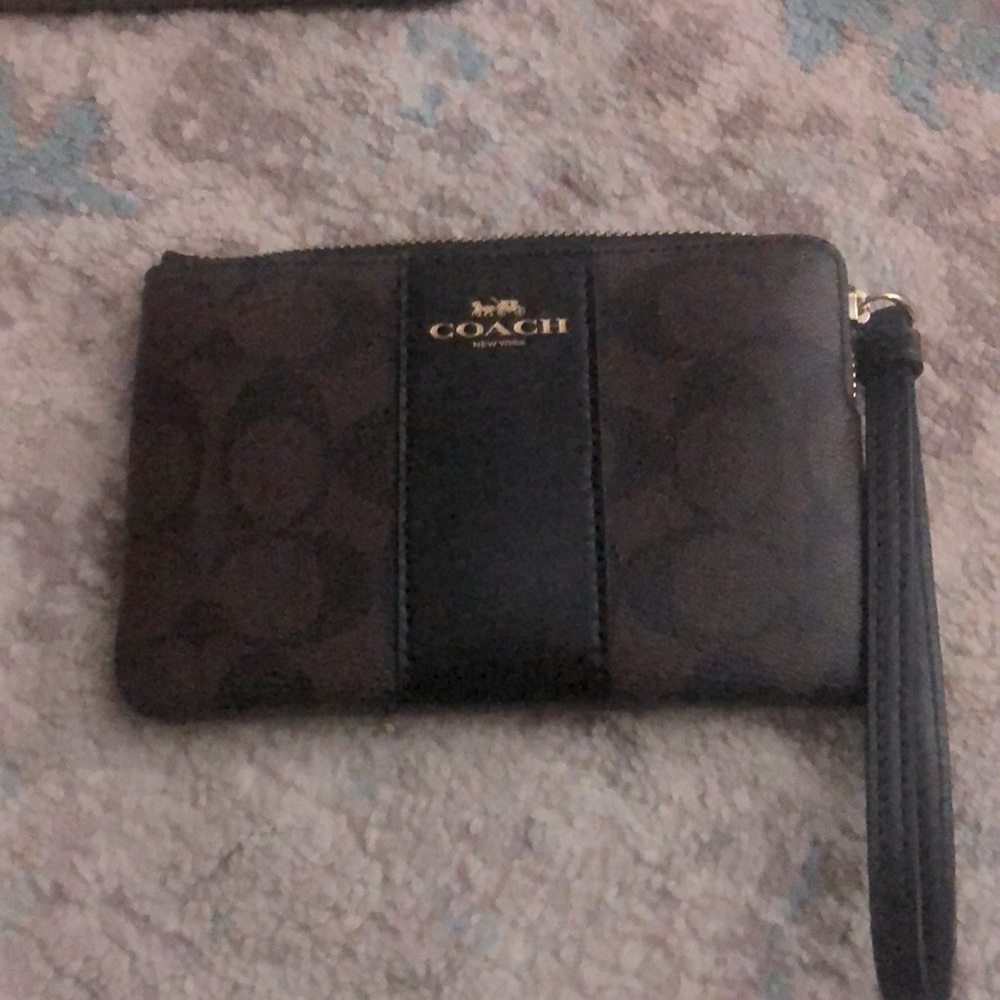 Coach Signature Wristlet Brown